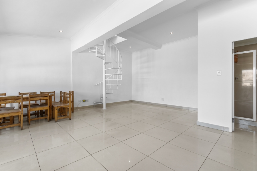 1 Bedroom Property for Sale in Heathfield Western Cape